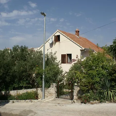 Seaside House Mavarstica, Ciovo - 2788 度假居 特罗吉尔