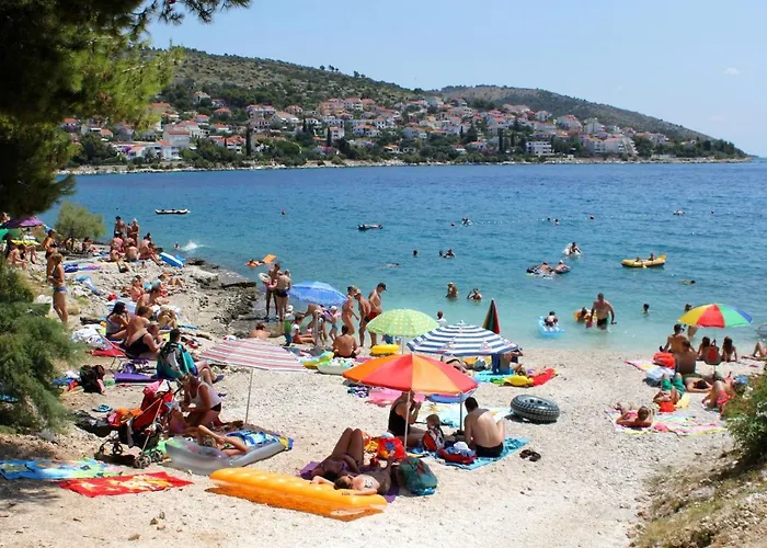 Seaside House Mavarstica, Ciovo - 2788 度假居 *